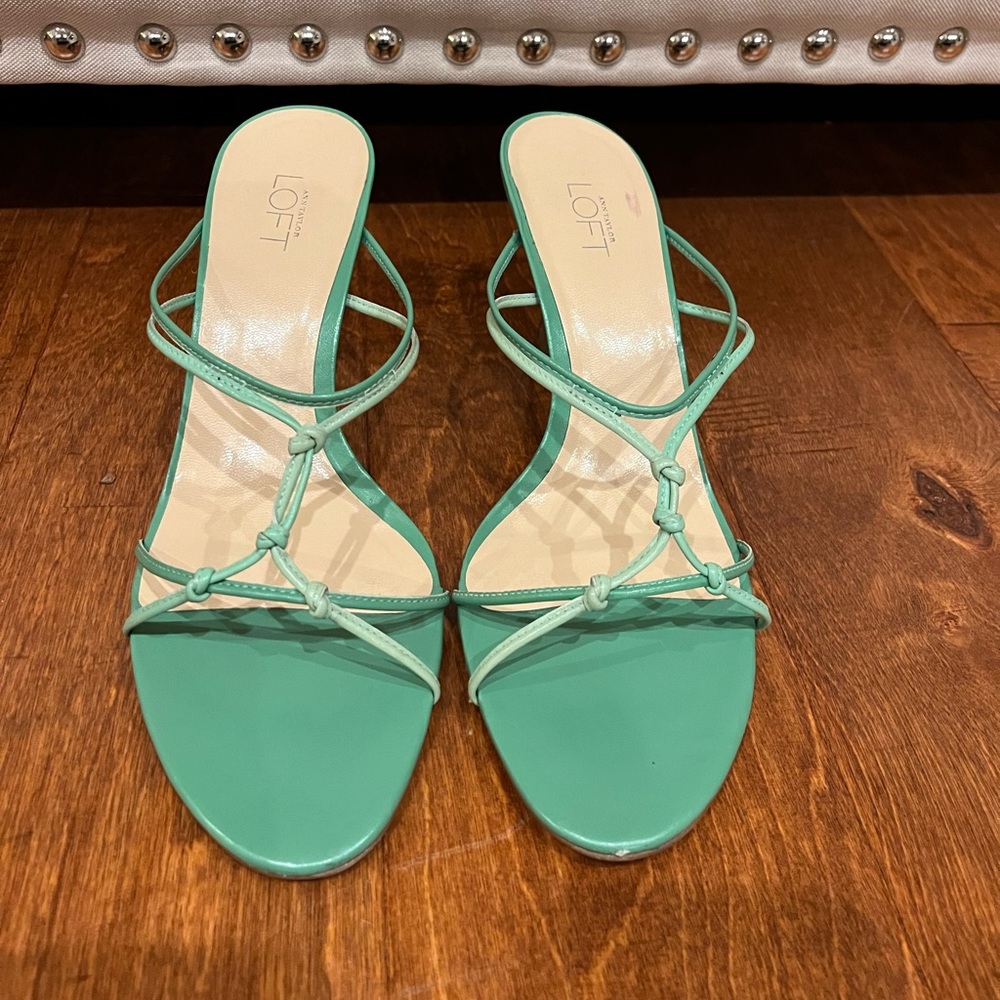 Ann Taylor Loft 2 tone green strappy sandal - Picture 2 of 7